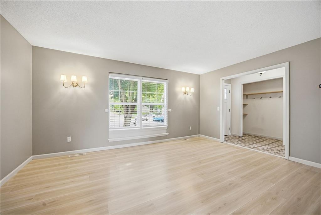 1300 S Apache Court Property Photo 8