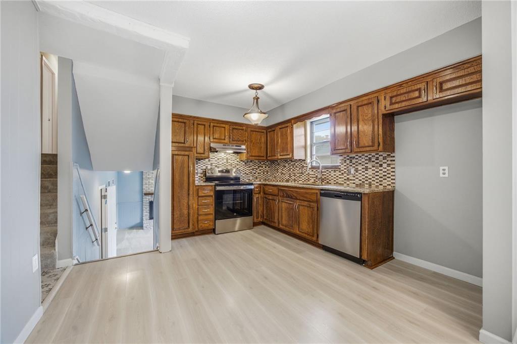 1300 S Apache Court Property Photo 10
