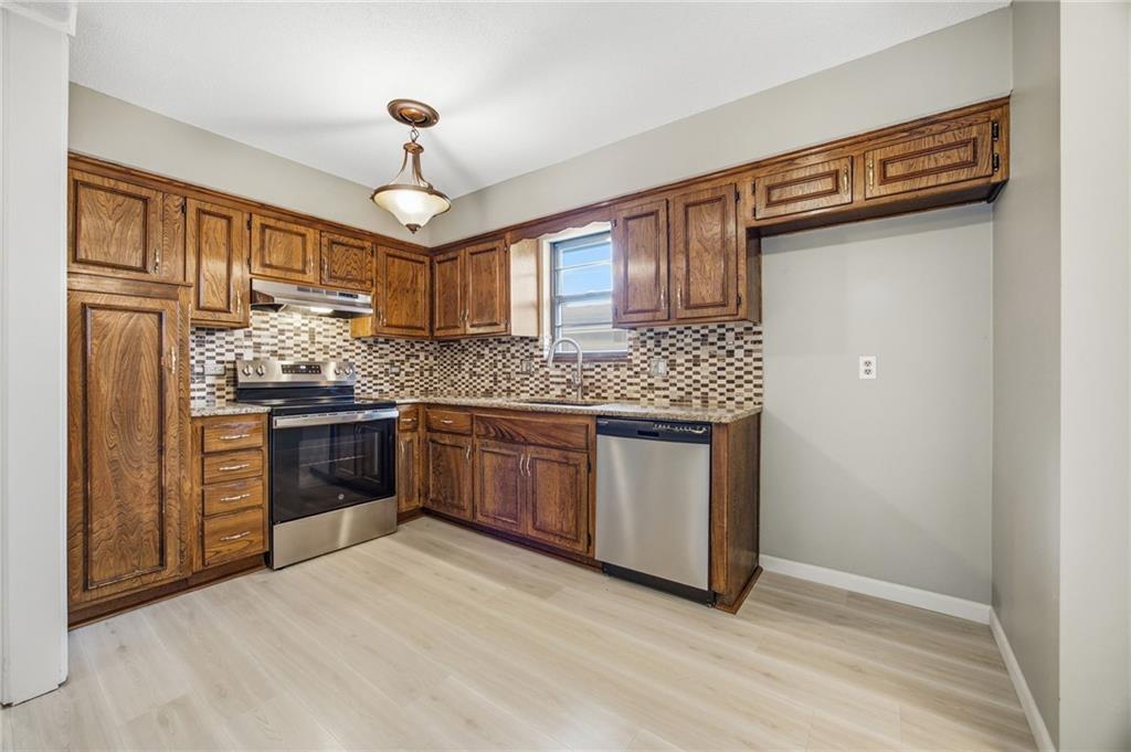 1300 S Apache Court Property Photo 11