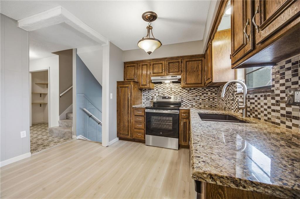 1300 S Apache Court Property Photo 12