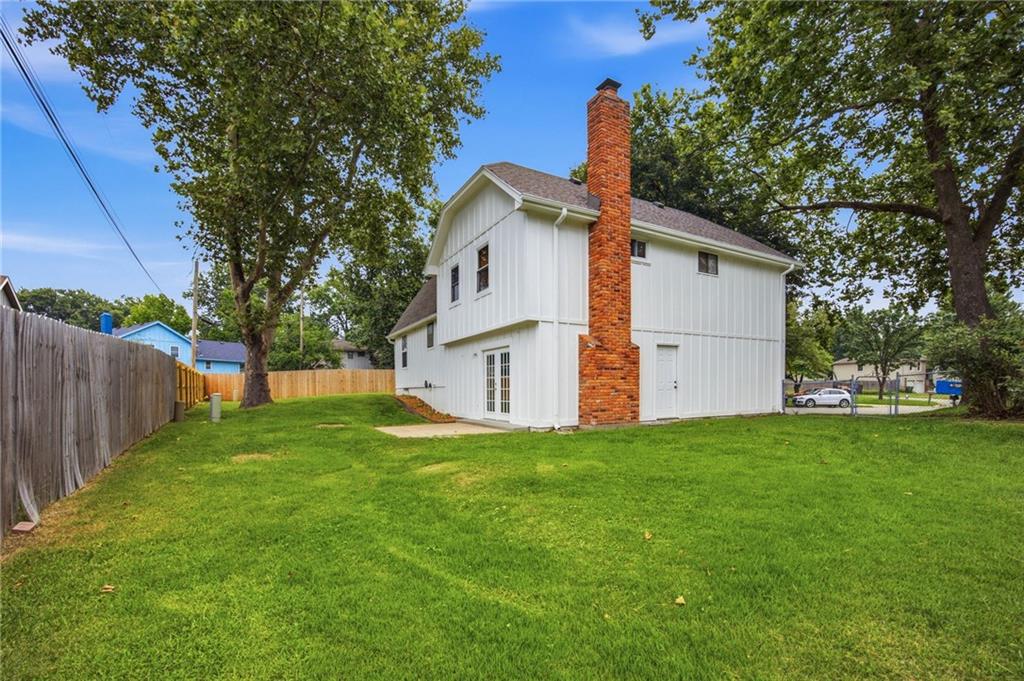 1300 S Apache Court Property Photo 30
