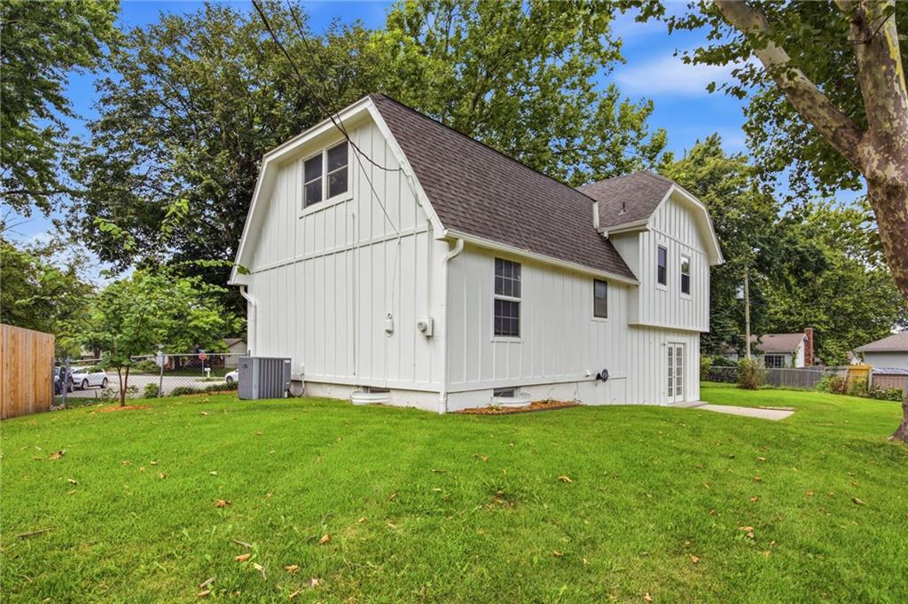 1300 S Apache Court Property Photo 31