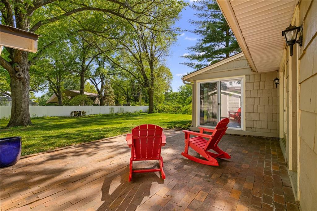 2105 W 97th Street Property Photo 43