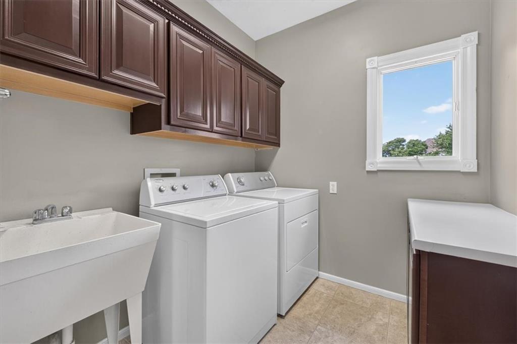 1328 E Walnut Street Property Photo 33