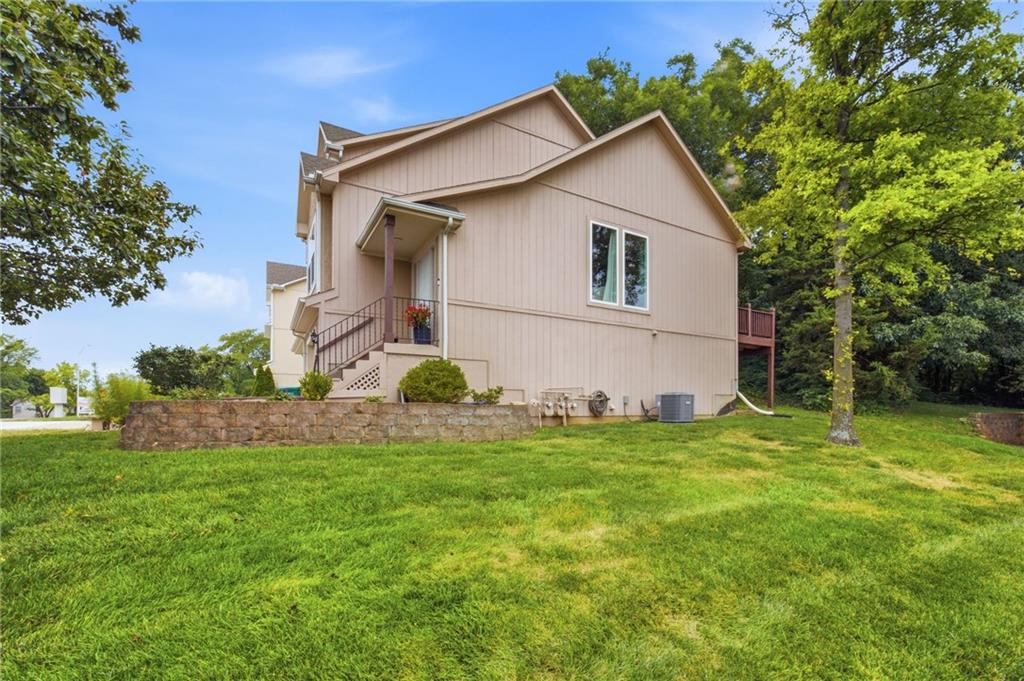 13744 Grove Avenue Property Photo 4