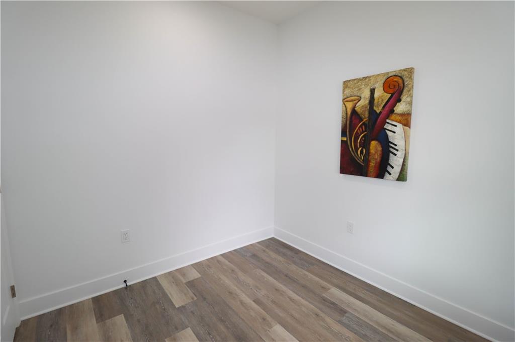 1045 Ann Avenue Property Photo 7