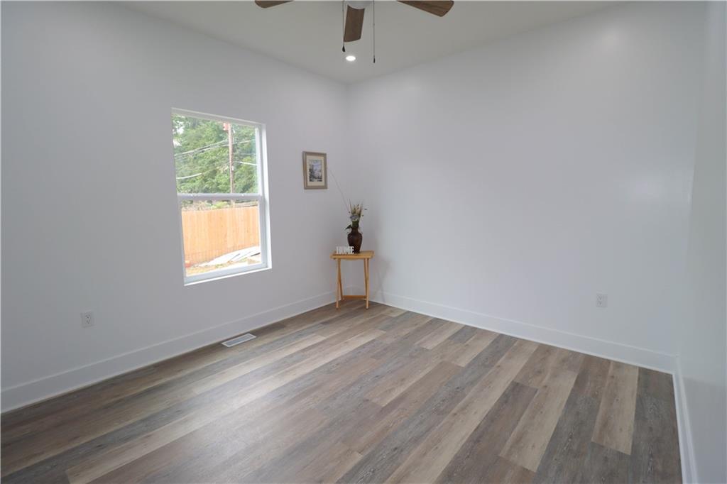 1045 Ann Avenue Property Photo 24