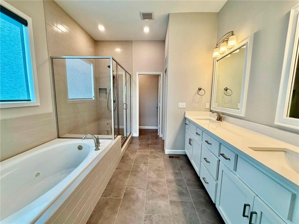 6708 Nw 105th Street Property Photo 28