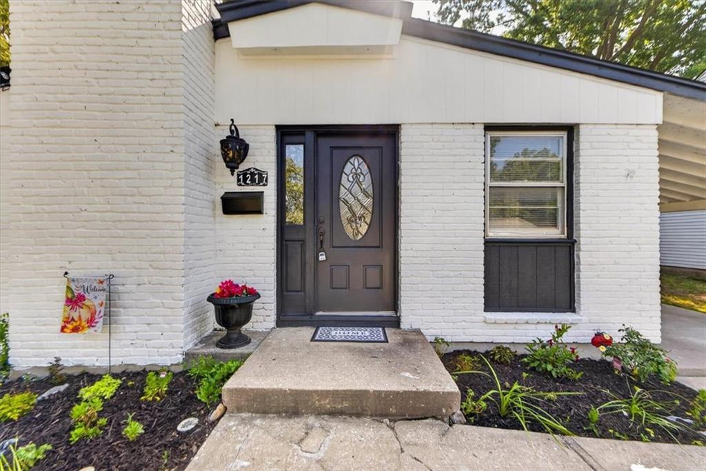 1217 S Osage Street Property Photo 2
