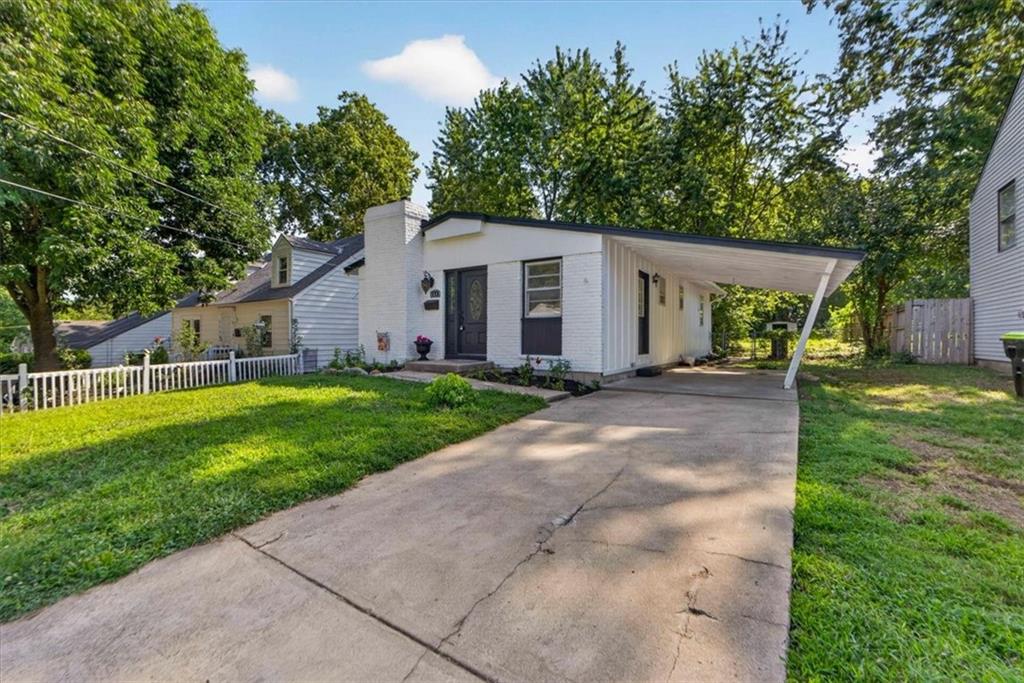 1217 S Osage Street Property Photo 6