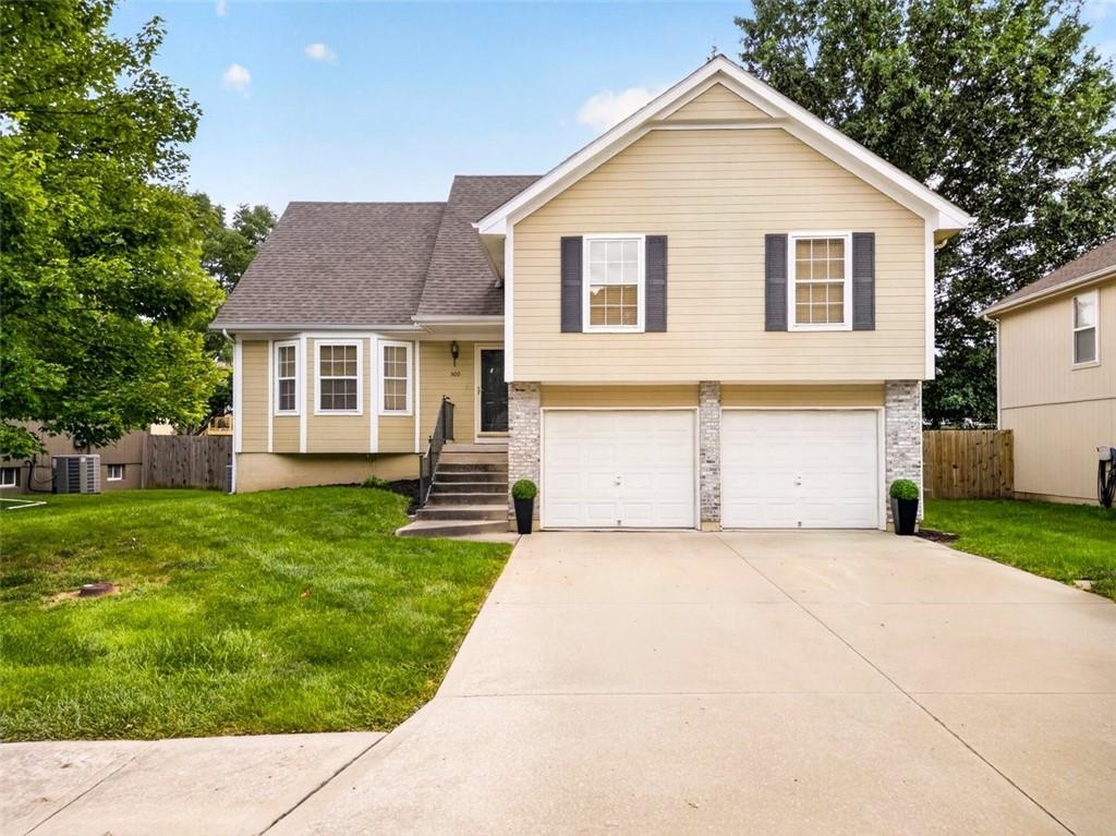 500 Se Alger Drive Property Photo 1