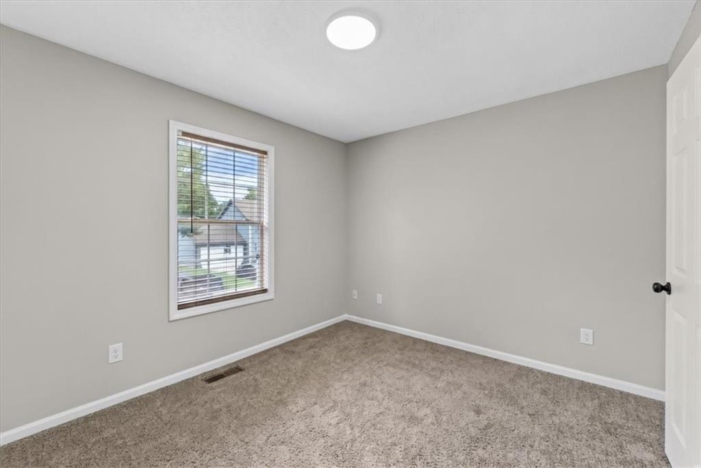 500 Se Alger Drive Property Photo 23