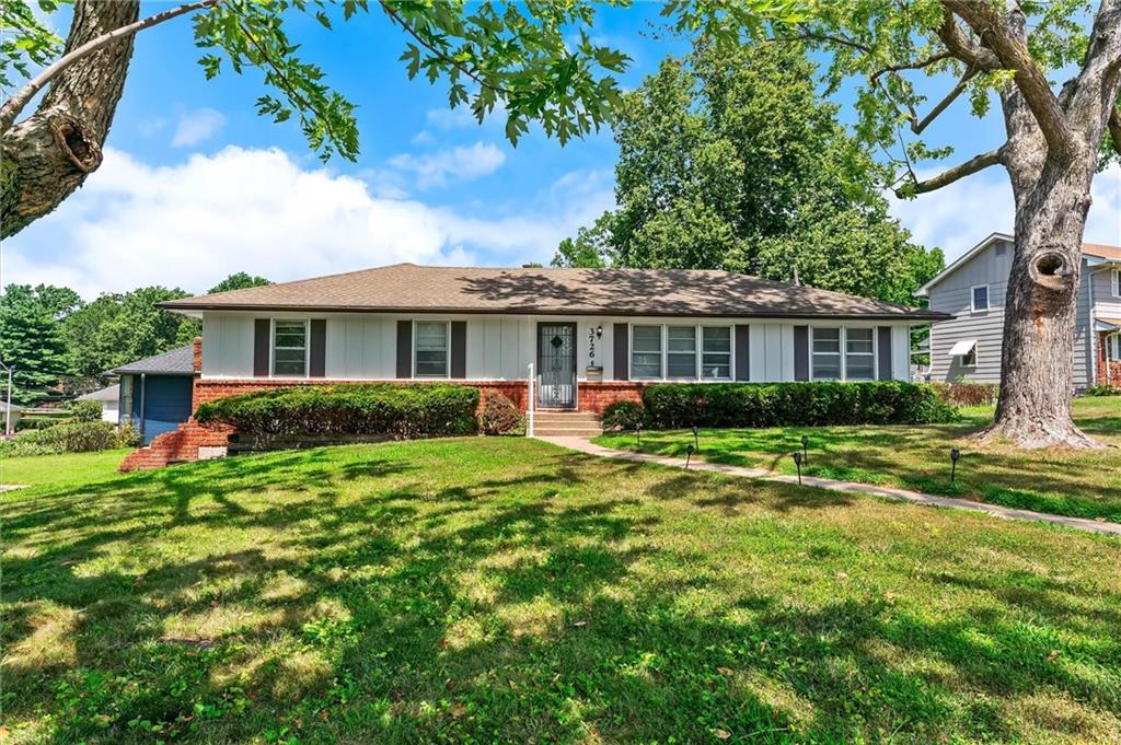 3726 S Trail Ridge Drive Property Photo 2