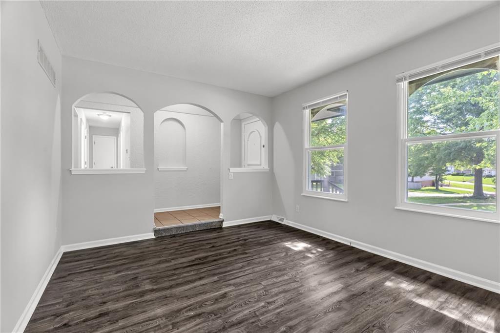 2020 Sw Morningside Drive Property Photo 5