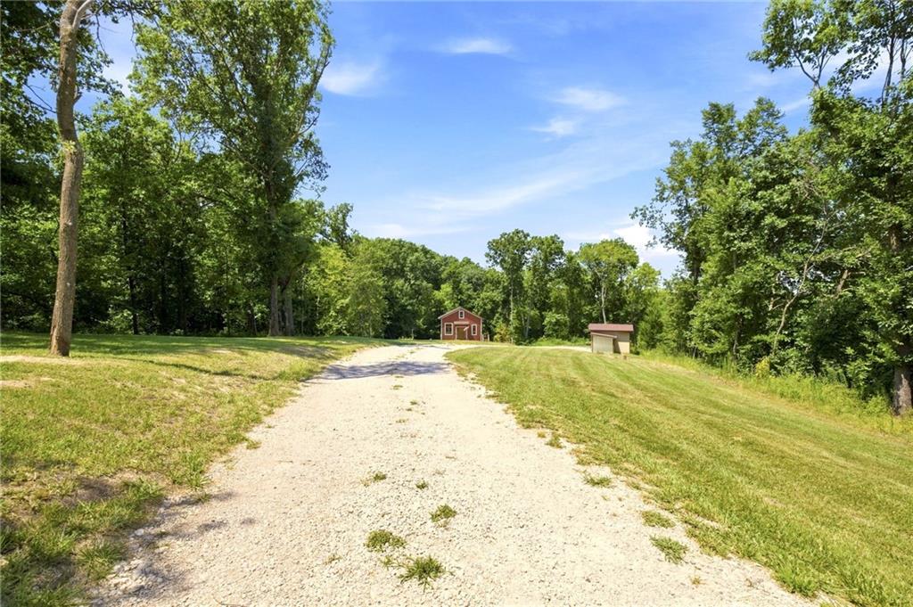 821 W 92 Highway Property Photo 4