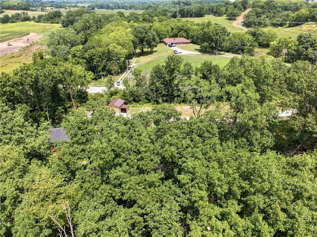 821 W 92 Highway Property Photo 17