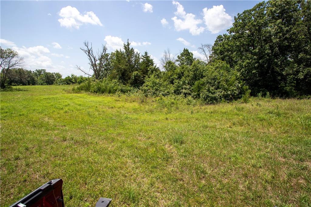 811 Se 600th Road Property Photo 5
