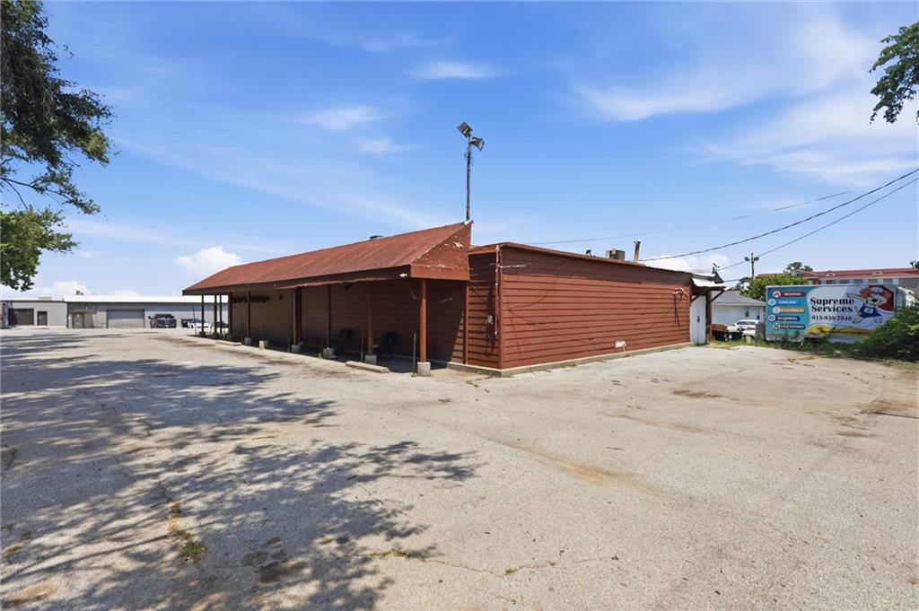 1607 Little Avenue Property Photo 3