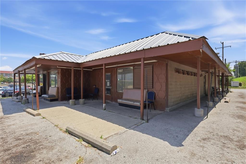 1607 Little Avenue Property Photo 4