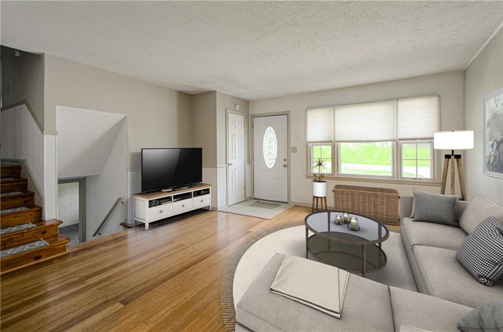 820 S Main Street Property Photo 4
