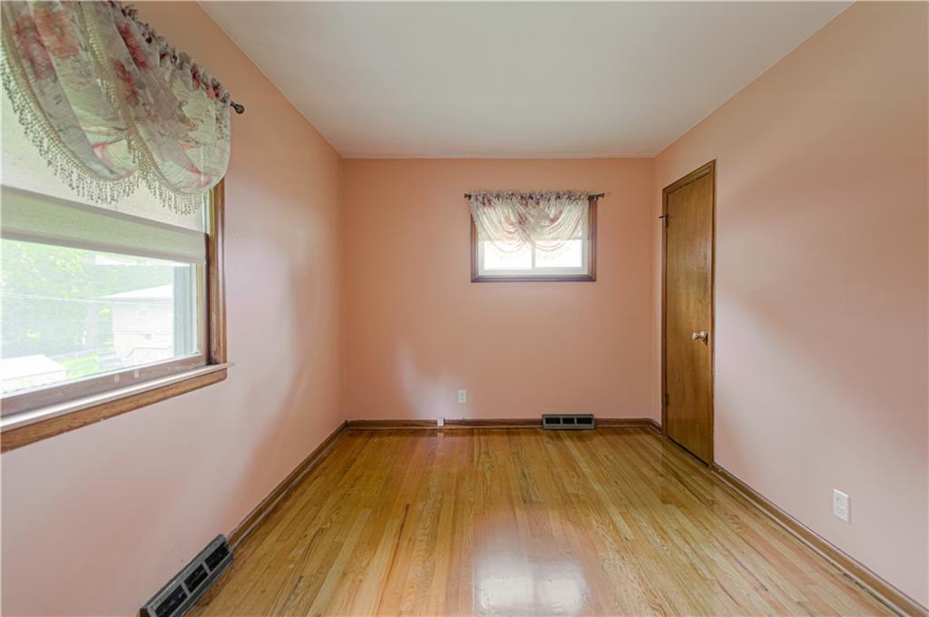 820 S Main Street Property Photo 12