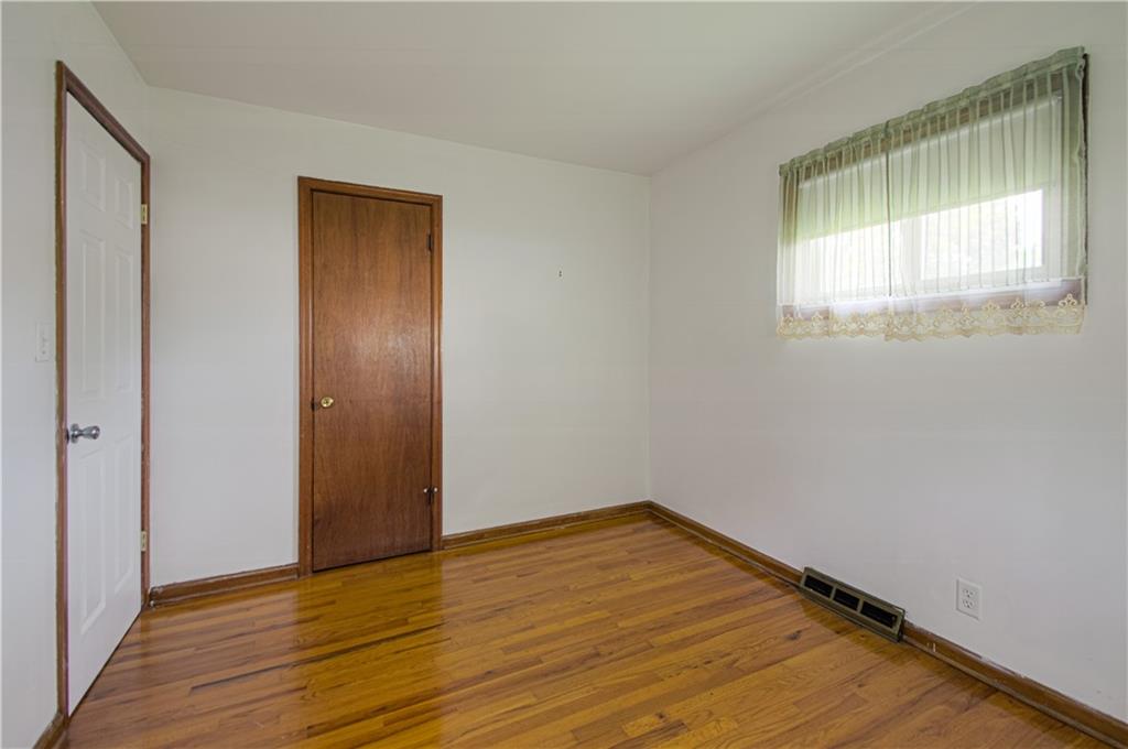 820 S Main Street Property Photo 14