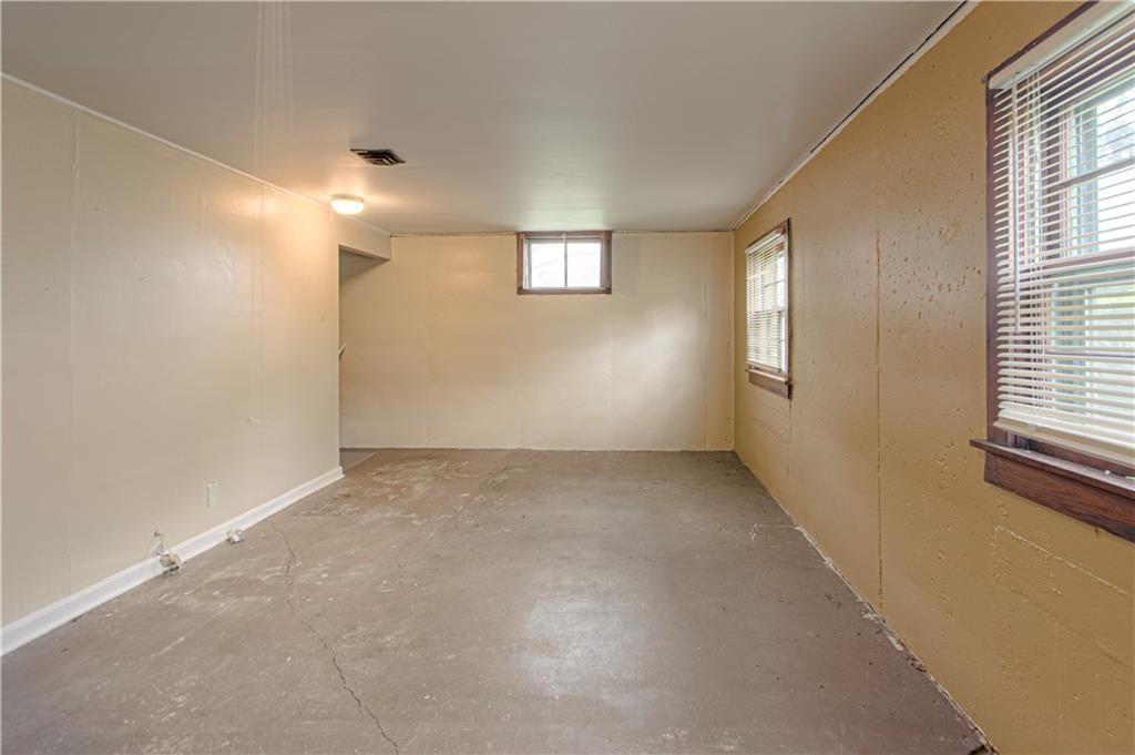 820 S Main Street Property Photo 17