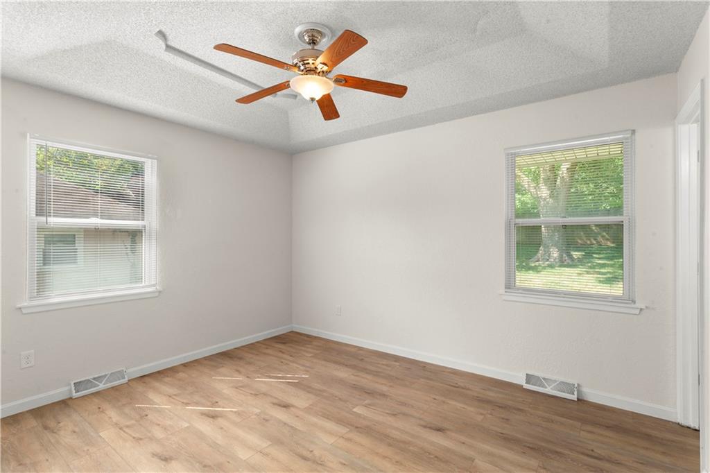 2404 Viking Drive Property Photo 20