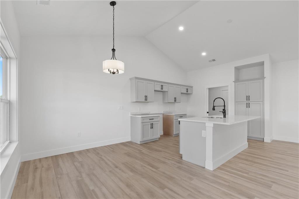 606 Catalpa Street Property Photo 22