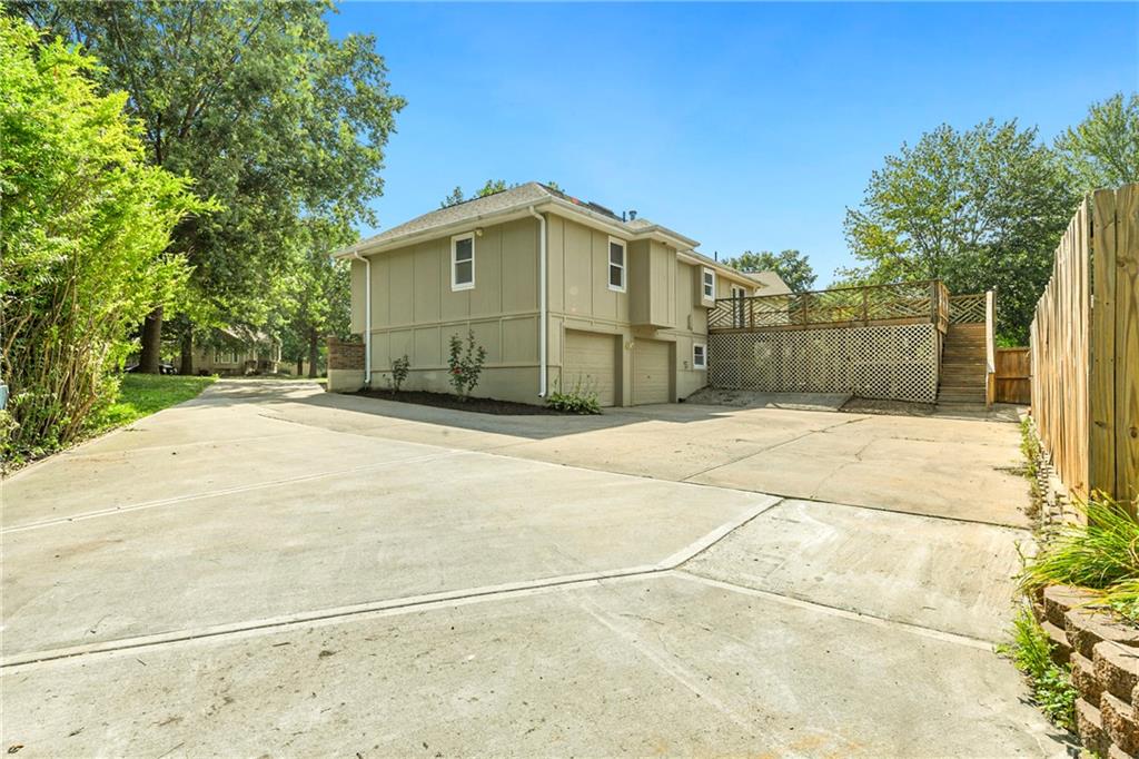 1732 Se Silkwood Court Property Photo 29