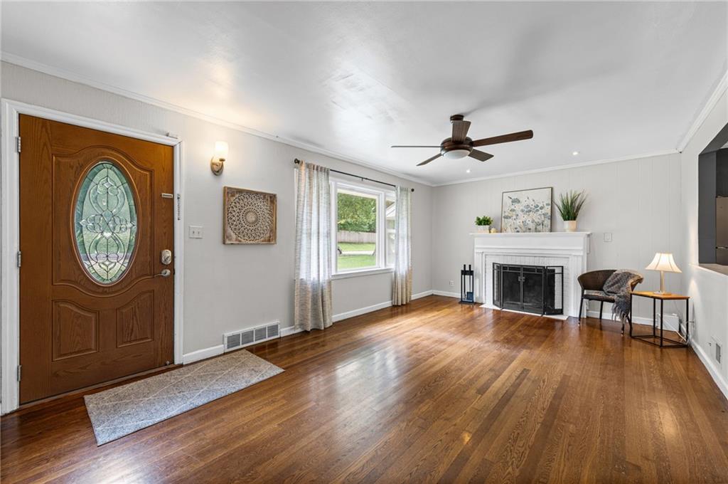 6814 W 73rd Street Property Photo 4