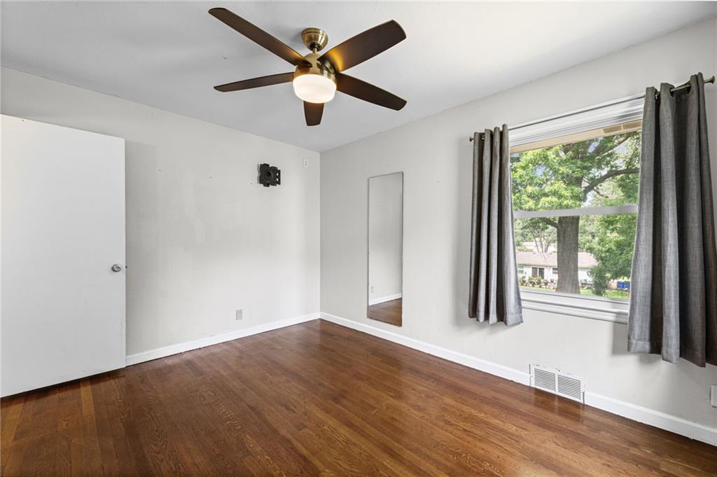 6814 W 73rd Street Property Photo 15