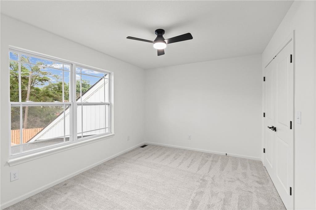 113 E 3rd Street Property Photo 14