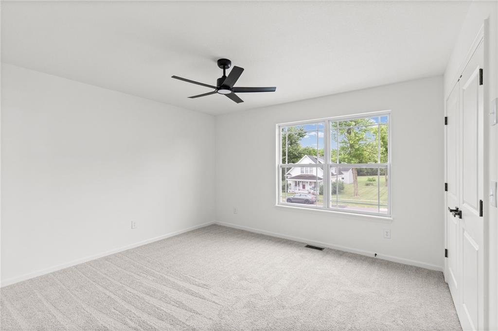 113 E 3rd Street Property Photo 18