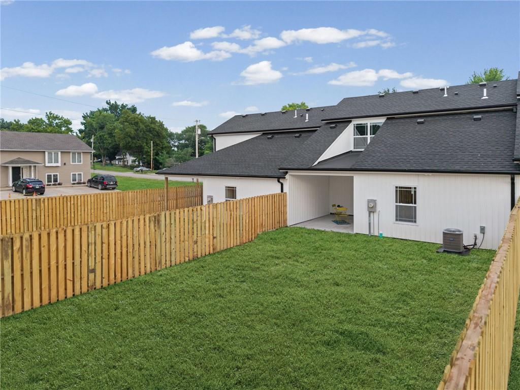 117 E 3rd Street Property Photo 45