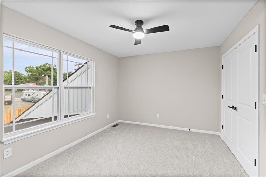 115 E 3rd Street Property Photo 23