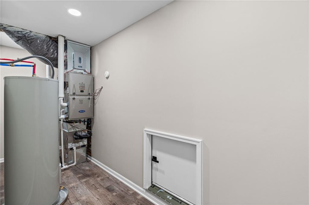 115 E 3rd Street Property Photo 27