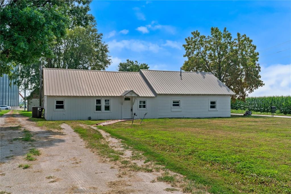 35317 Floyd Circle Property Photo 1