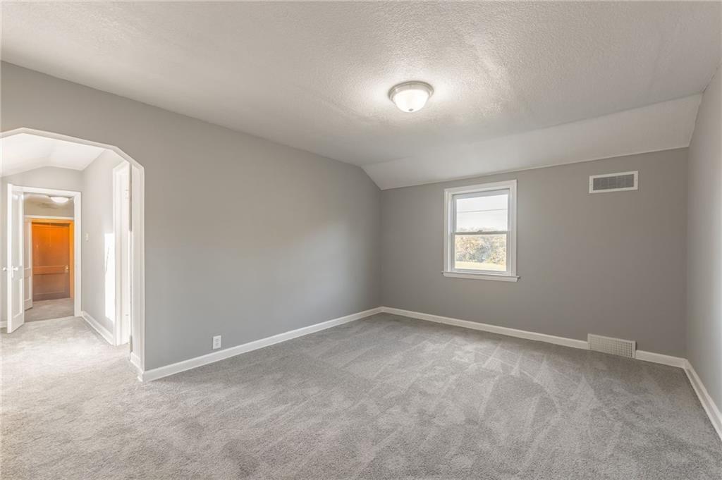 1201 N River Boulevard Property Photo 21