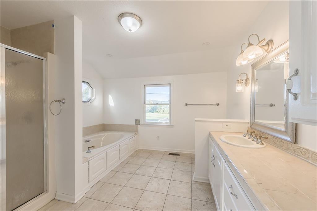 1201 N River Boulevard Property Photo 22