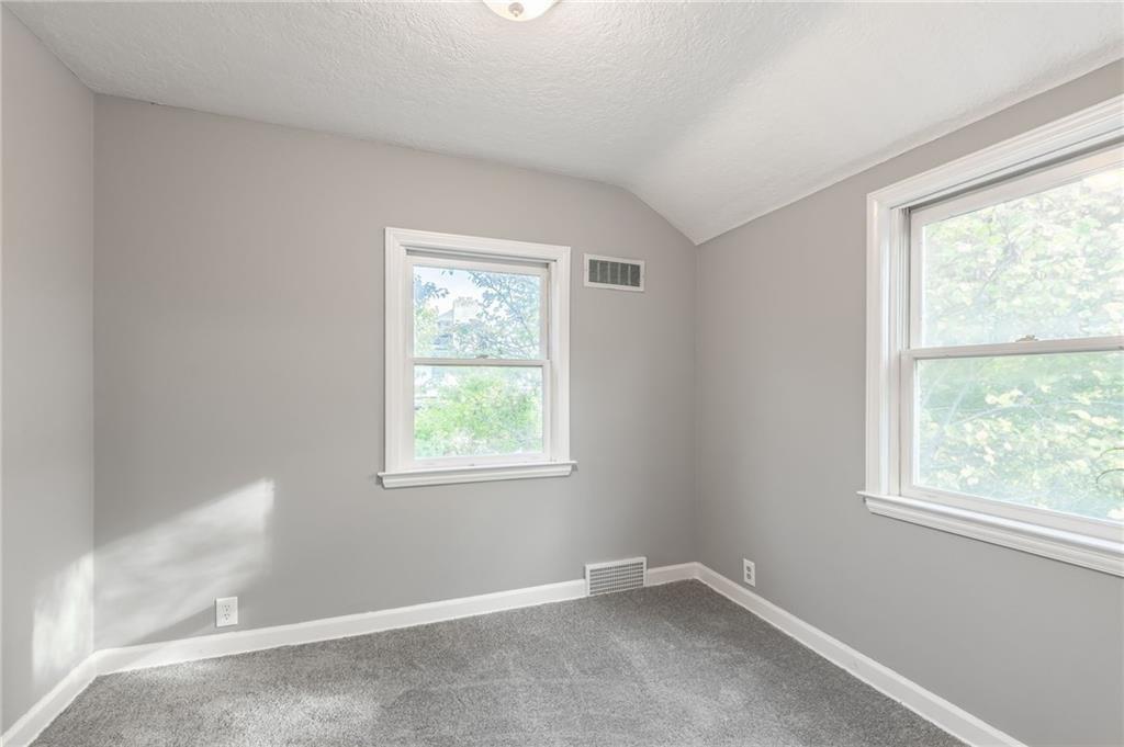 1201 N River Boulevard Property Photo 25