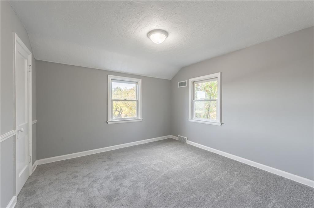 1201 N River Boulevard Property Photo 29