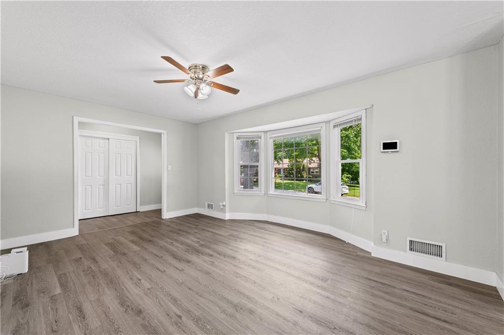 6500 Sterling Avenue Property Photo 6