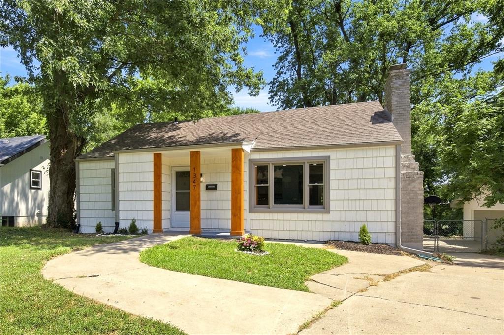 1347 S Hocker Avenue Property Photo 2