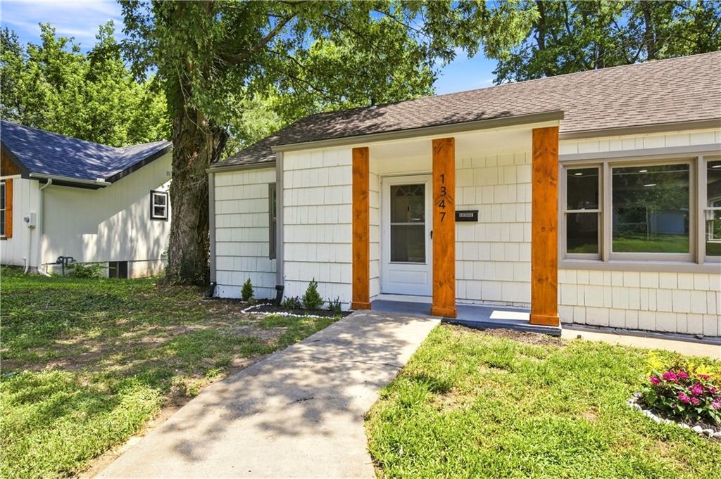 1347 S Hocker Avenue Property Photo 4