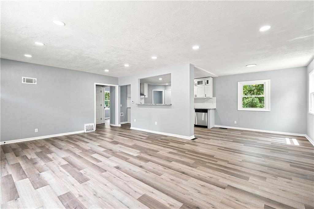 1347 S Hocker Avenue Property Photo 8