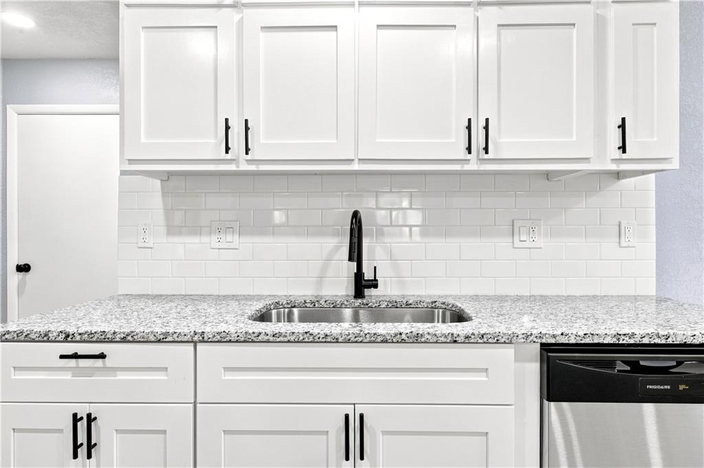 1347 S Hocker Avenue Property Photo 14