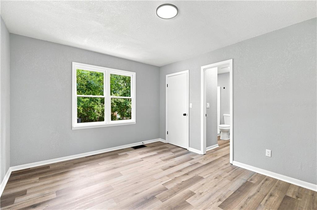 1347 S Hocker Avenue Property Photo 18