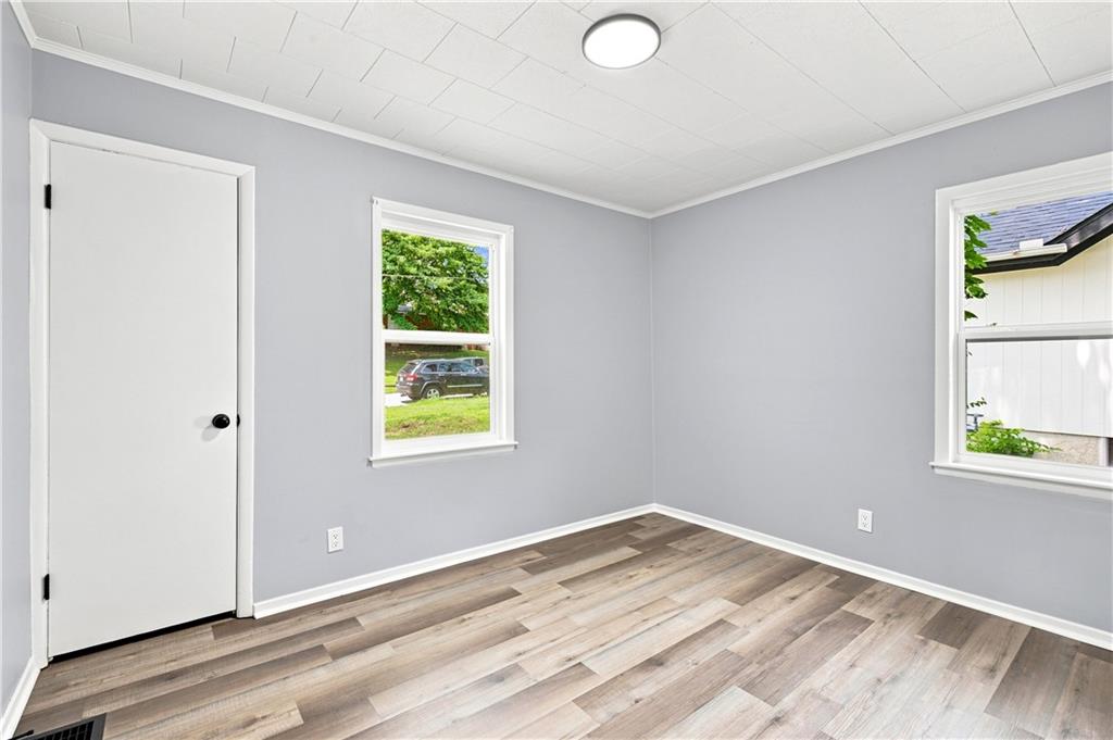 1347 S Hocker Avenue Property Photo 20