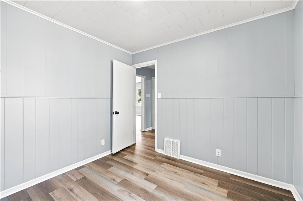 1347 S Hocker Avenue Property Photo 23